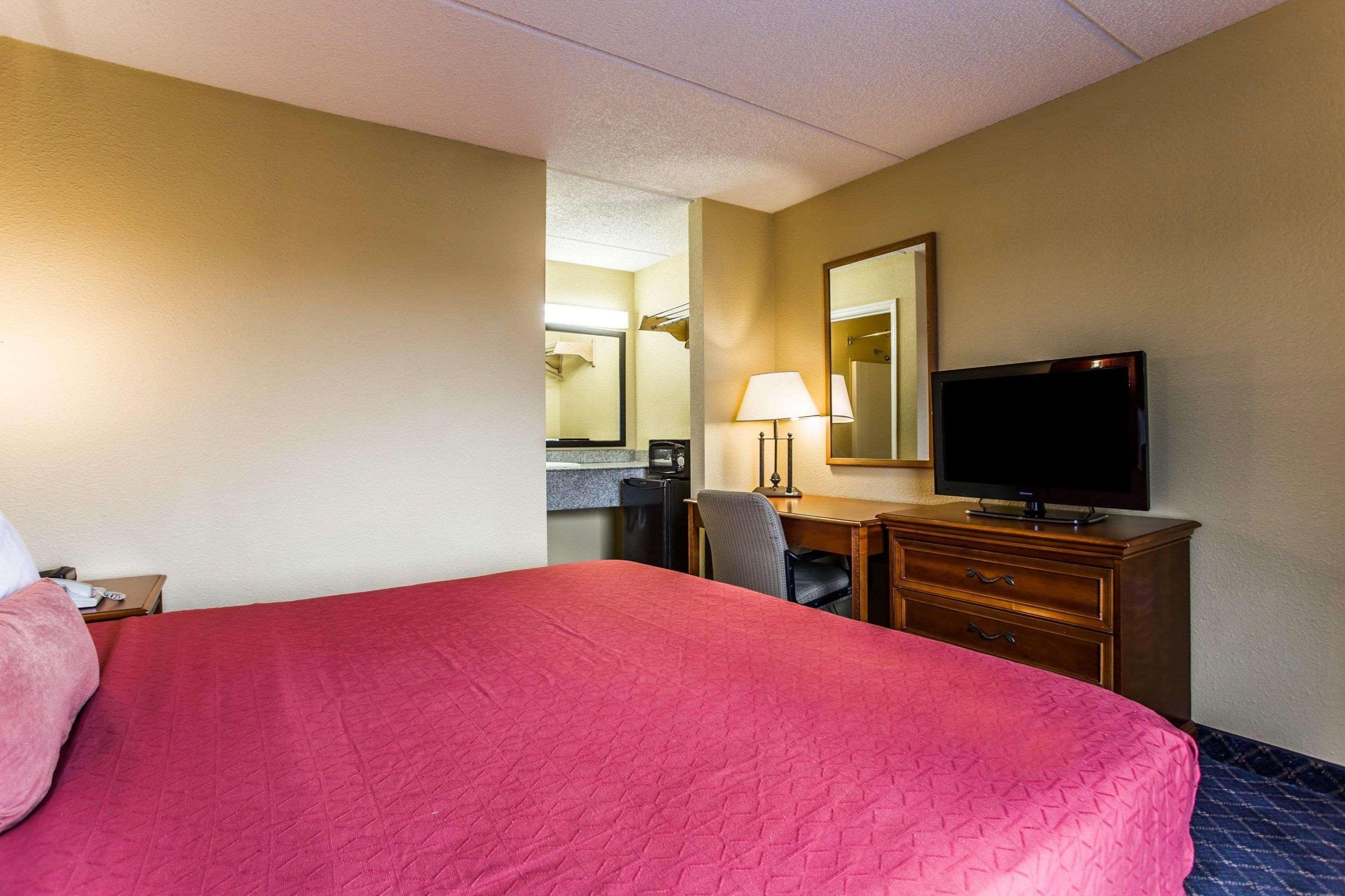 Rodeway Inn Charlotte Downtown Экстерьер фото