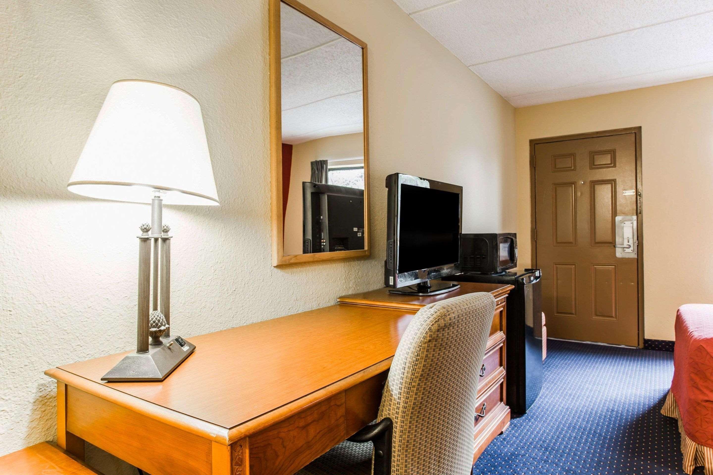 Rodeway Inn Charlotte Downtown Экстерьер фото